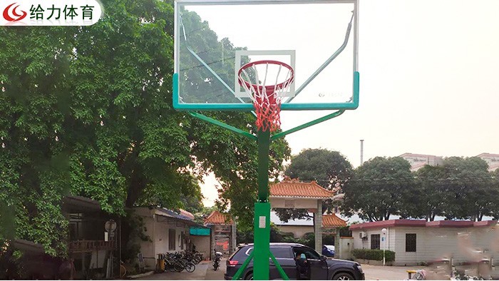 移動(dòng)籃球架