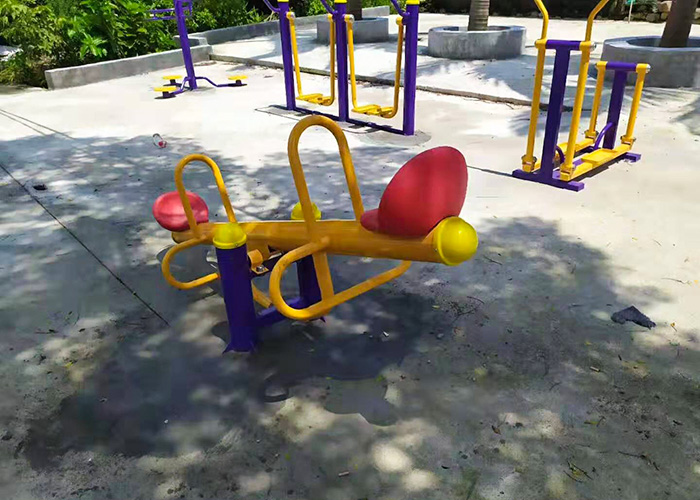 戶外健身器材