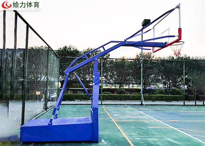 移動(dòng)籃球架